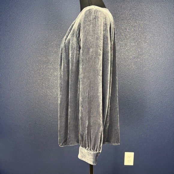 J. Jill Silver Gray Rayon & Silk Velvet Blouse, Size Medium - Picture 3 of 11